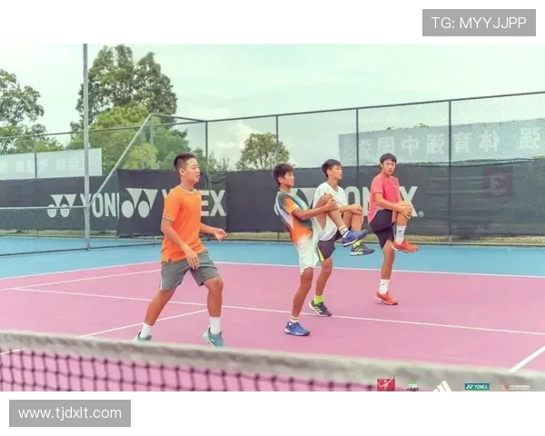 重庆网球队比赛经验的创新与变革引发热议探讨网球发展新趋势